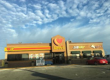 oklahoma/lake-and-trail-country/shop/love-s-travel-stop