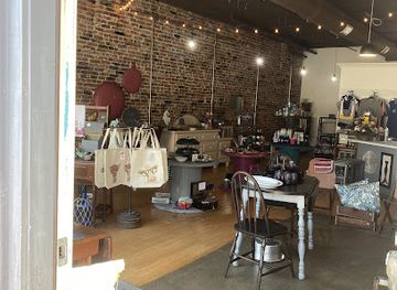 missouri/meramec-caverns/shop/two-shabby-chicks-llc