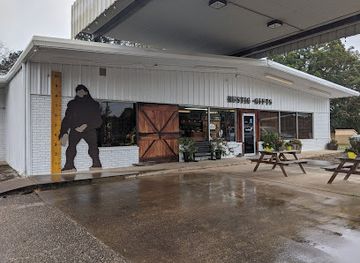 oklahoma/beavers-bend-state-park/shop/broknbo-vintage-market