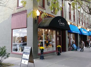 new-york/saratoga-springs/shop/violet-s-of-saratoga