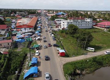 guyana/essequibo-river/shop/port-mourant-market