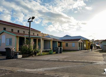 saint-kitts-and-nevis/south-frigate-bay-beach/shop/amina-craft-market