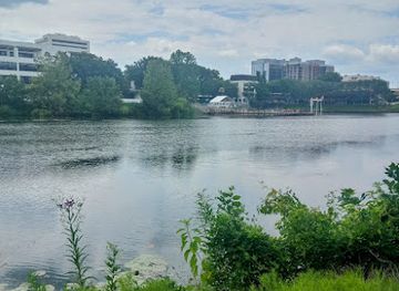 maryland/columbia/merriweather-post-pavilion/shop/lakefront-district