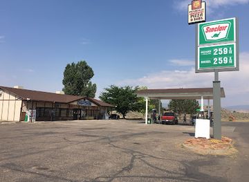 utah/escalante/shop/sinclair-gas-station
