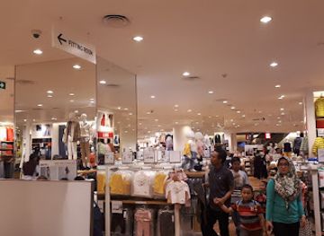 indonesia/jakarta/east-jakarta/shop/uniqlo-grand-indonesia-sinta-lobby-jakarta-pusat