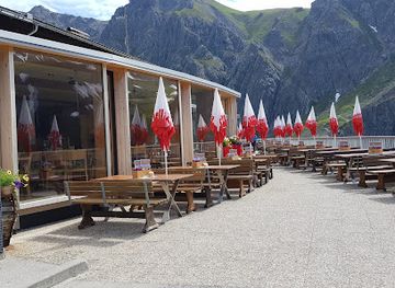 austria/lunersee/shop/douglass-hutte