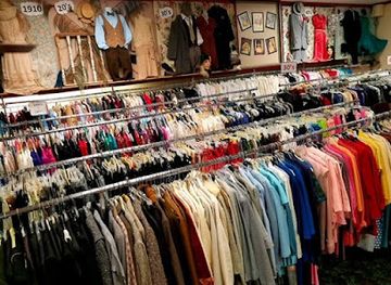 south-dakota/mitchell/shop/einstein-s-vintage-clothing-costume-and-formal-wear-sales