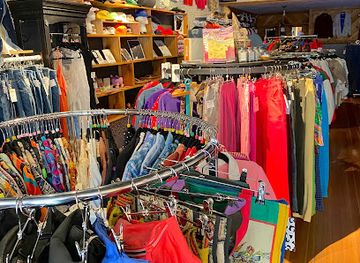 idaho/palouse/shop/revolver-vintage-boutique-record-store