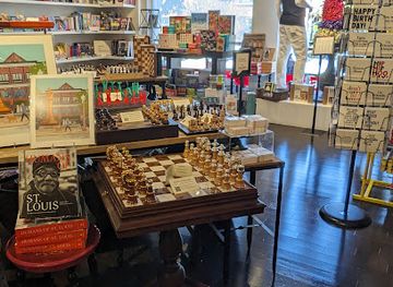 missouri/st-louis/forest-park/shop/q-boutique