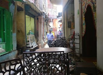 india/varanasi/assi-ghat/shop/harmony-the-book-shop