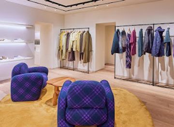 azerbaijan/baku/shop/burberry