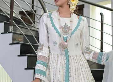 pakistan/karachi/dha-phase-8/shop/posh-by-noreen-saeem