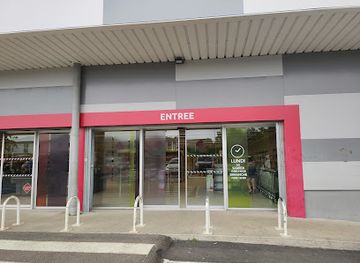 new-caledonia/pouembout/shop/leader-price