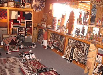 arizona/monument-valley/shop/twin-rocks-trading-post