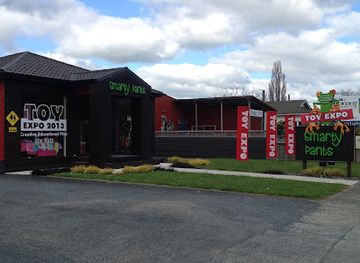 new-zealand/waitomo-caves/shop/shoppington-smarty-pants