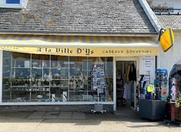 france/côte-de-granit-rose/shop/a-la-ville-d-ys-presse-cadeaux-souvenirs