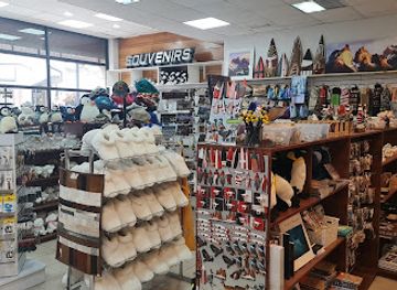 chile/patagonia/shop/roca-souvenirs