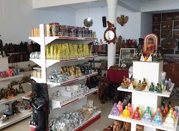 sri-lanka/pinnawala-elephant-orphanage/shop/pinnawala-handicrafts-emporium