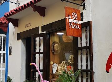 colombia/cartagena/getsemani/shop/la-trinidad-plaza
