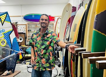 maldives/thulusdhoo/shop/blue-sea-surf-and-sail