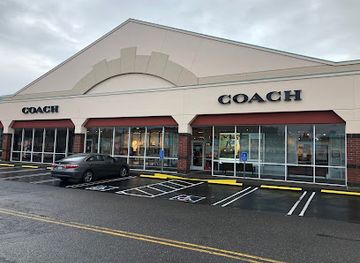 oregon/columbia-river-gorge/shop/coach-outlet