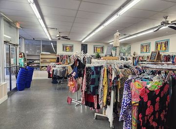 florida/lake-okeechobee/shop/blessings-boutique-thrift-store