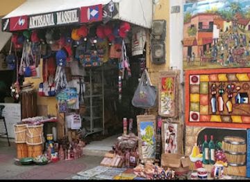 dominican-republic/santo-domingo/zona-colonial/shop/artesania-massiel