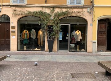 italy/parma/shop/gustavia