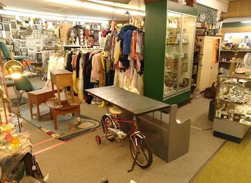 indiana/the-lakes-region/shop/heart-of-the-lakes-antique