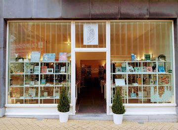 belgium/ostend-beach/shop/boekhandel-de-witte-zee