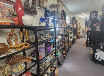 south-carolina/table-rock-state-park/shop/treasure-pirate-a-unique-boutique