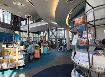 washington/seattle/queen-anne/shop/spacebase-gift-shop-at-the-space-needle