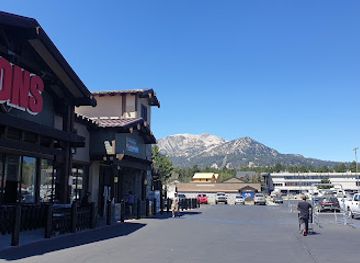 california/mammoth-lakes/shop/minaret-village-shopping-center