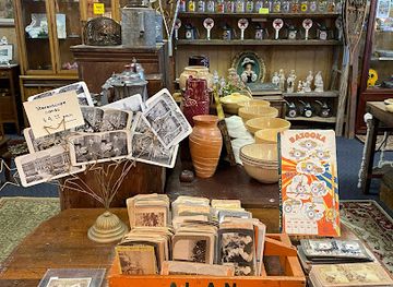 connecticut/gillette-castle-state-park/shop/past-to-present