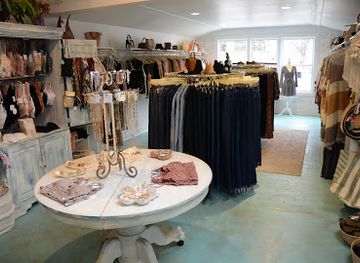 indiana/east-central-indiana/shop/lola-blu-boutique