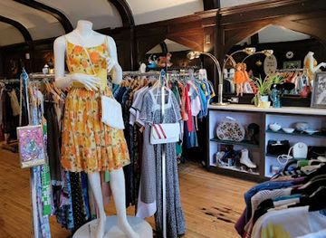 michigan/grand-rapids/heritage-hill/shop/the-august-connection