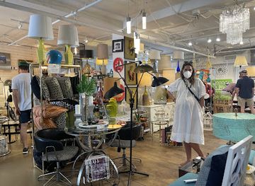 california/palm-springs/shop/antique-galleries-of-palm-springs