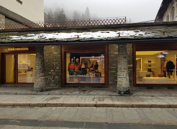 italy/courmayeur/shop/g-b-negozio-courmayeur-gucci