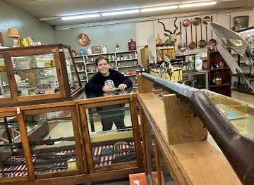 wisconsin/glacial-lake-wisconsin/shop/lake-geneva-antique-mall