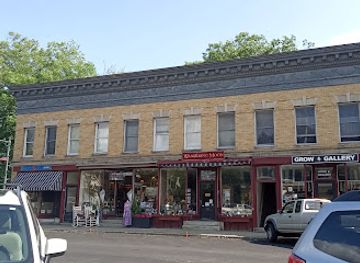 massachusetts/mohawk-trail/shop/wandering-moon