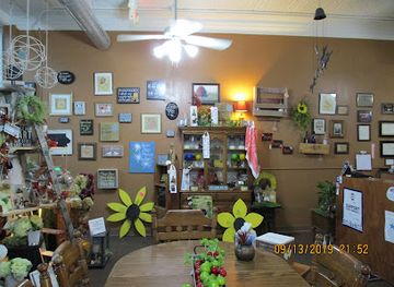 iowa/loess-hills/shop/fishers-petals-and-posies