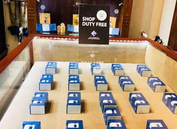 tanzania/lake-manyara-national-park/shop/the-tanzanite-experience-lake-manyara-serena-safari-lodge