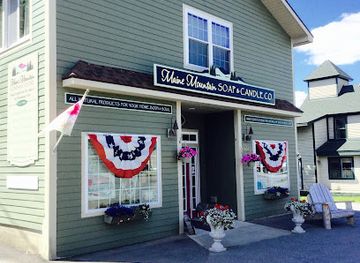 maine/moosehead-lake/shop/maine-mountain-soap-candle