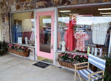 alabama/piney-woods/shop/pearls-of-grace-boutique-gifts