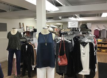 new-hampshire/franconia-notch-state-park/shop/garnet-hill-outlet-store