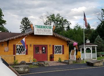 ohio/hocking-hills/shop/treehouse-treats-and-treasures