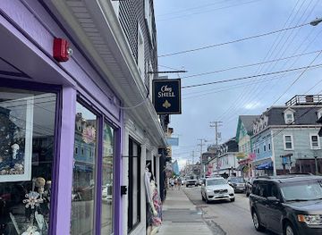 rhode-island/newport-cliff-walk/shop/chez-shell