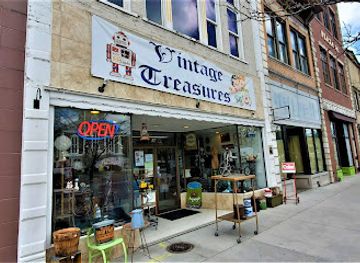 utah/logan/shop/vintage-treasures