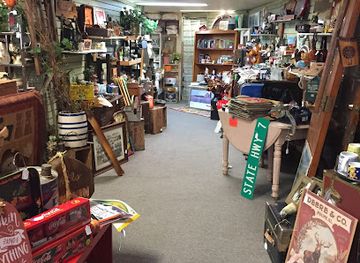 iowa/historic-hills-scenic-byway/shop/back-road-finds
