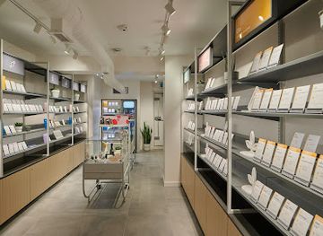 canada/james-bay/shop/tokyo-smoke-hamilton-james